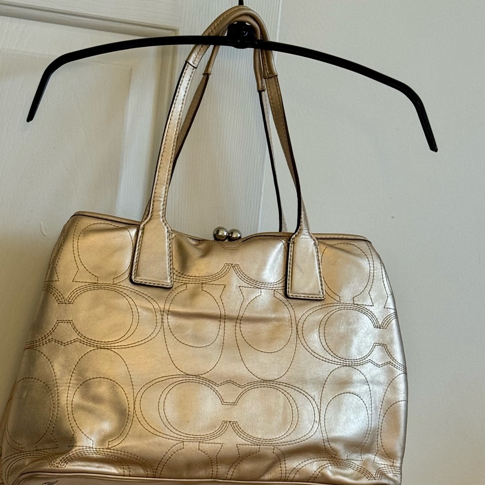 Coach Signature “C” Stitched Gold Leather Metallic Kiss lock Tote Handbag - Picture 3 of 16